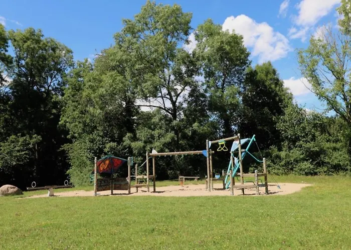 Zentrumsnahes Wohnen In Der Alten Schule Am See